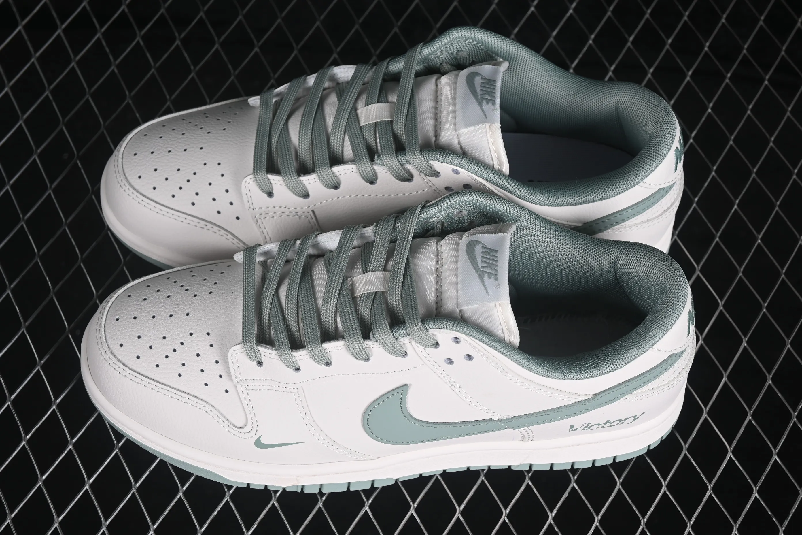 All categories Nk SB Dunk series Nk SB Dunk Low low-top sneakers Nike SB Dunk Low low-top casual sneakers WG0320-142